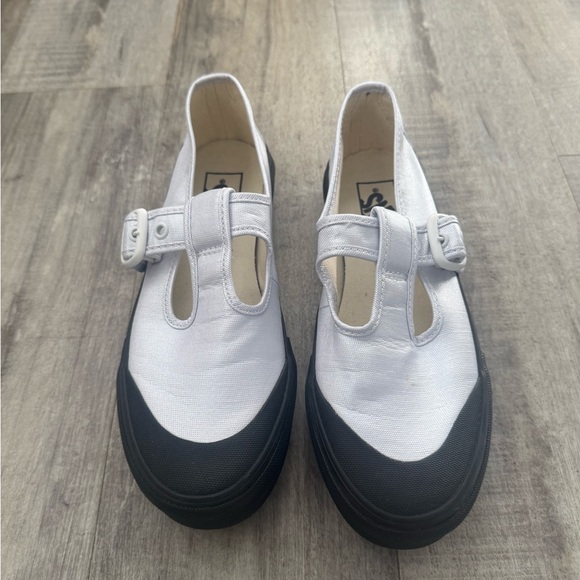 Vans Style 93 Mary Jane coated canvas shoes in the white and black size 7 - Picture 6 of 6